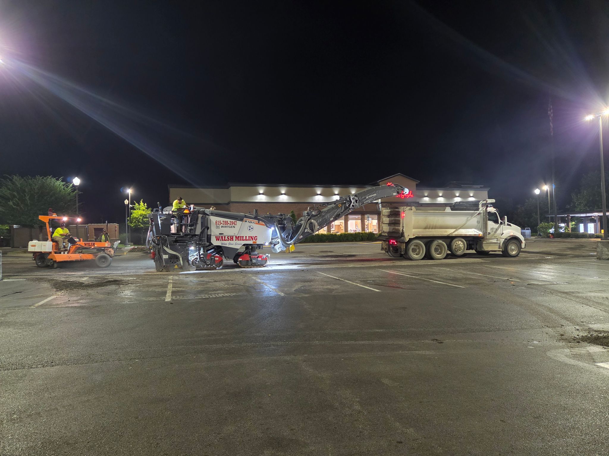 Night Milling for a Nashville Commercial Parking Lot With Customers in Mind
